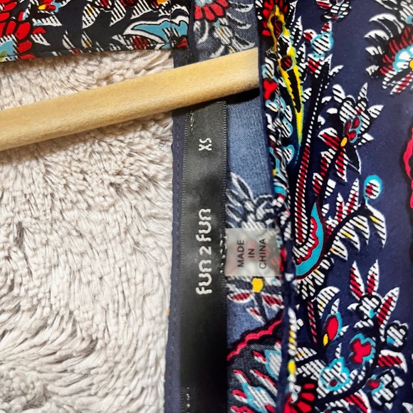 Closet Cleanout! Fun2Fun Floral Blouse, Size Small - Picture 6 of 6